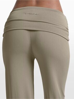 SKIMS x Nike Stretchy Knit Foldover Waistband Wide Leg Pants – Dune – Size Small